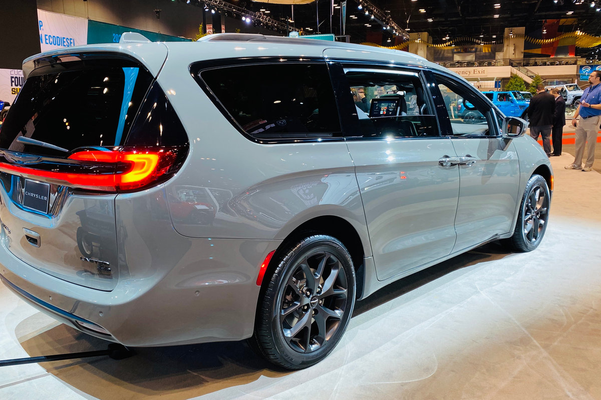 Chicago Auto Show 2020 / Chrysler 2021 Pacifica Press Release