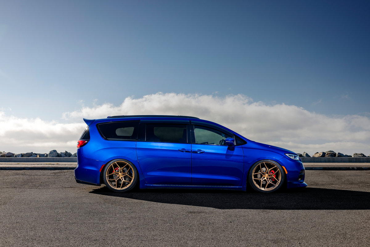 2021 Blue Pacifica S AWD || William Young