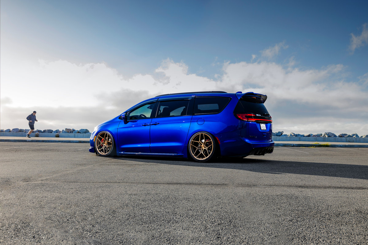 2021 Blue Pacifica S AWD || William Young