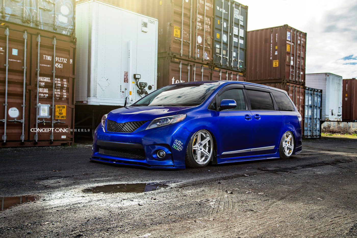 Wilson's Toyota Sienna on Concept One CS-5 Wheels