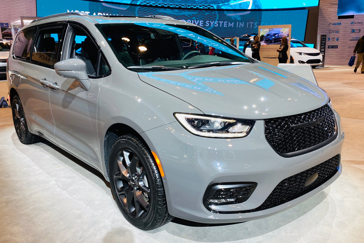Chicago Auto Show 2020 / Chrysler 2021 Pacifica Press Release
