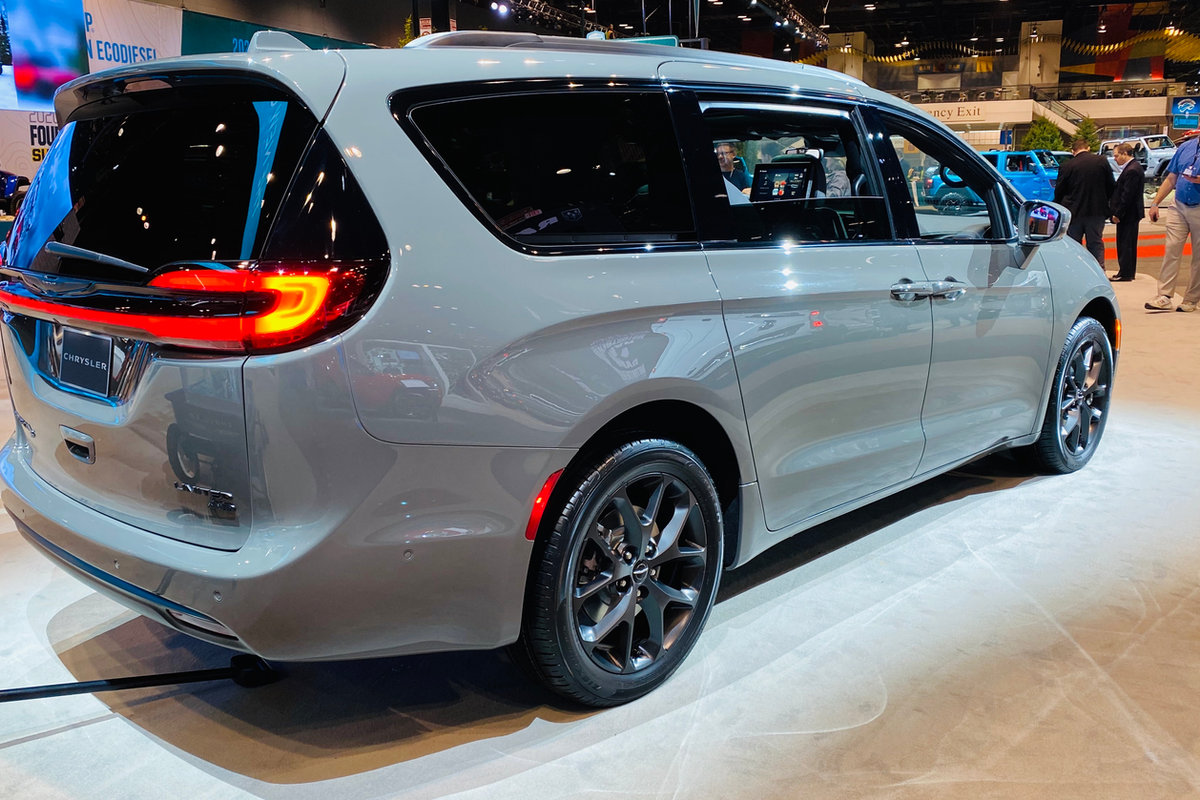 Chicago Auto Show 2020 / Chrysler 2021 Pacifica Press Release