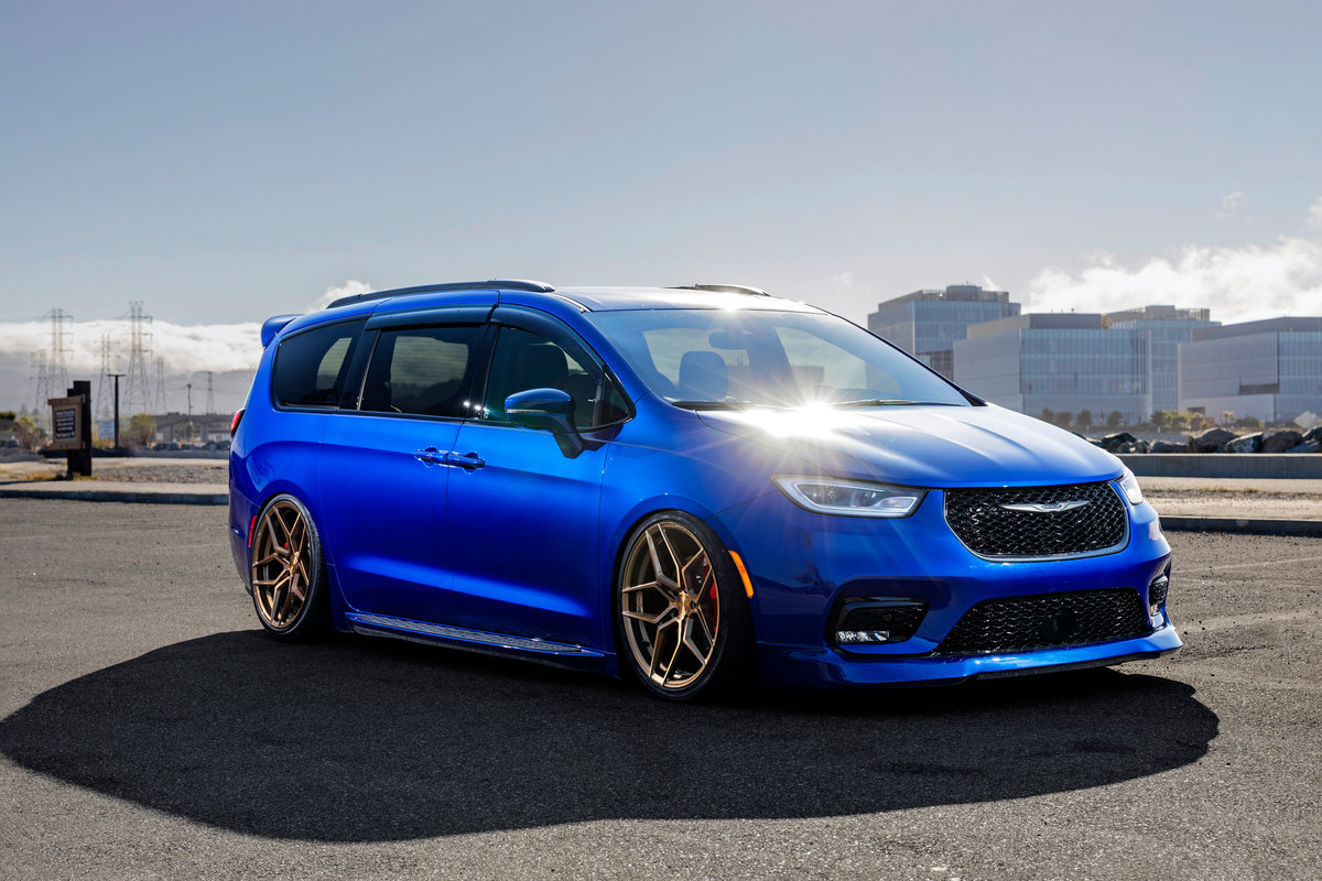 2021 Blue Pacifica S AWD || William Young