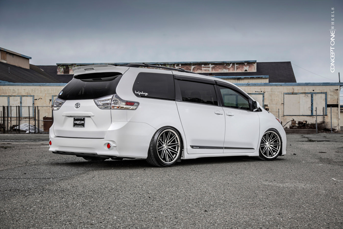 Larry's Toyota Sienna on Concept One CS-16 wheels