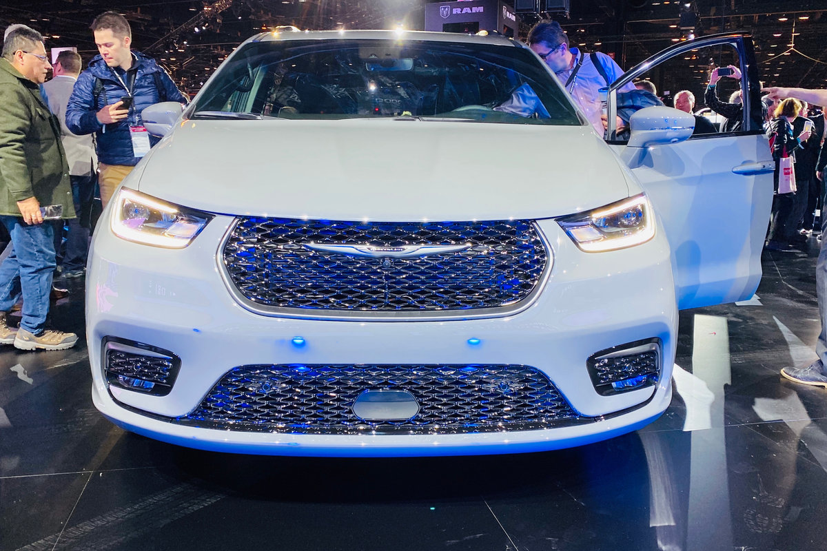Chicago Auto Show 2020 / Chrysler 2021 Pacifica Press Release