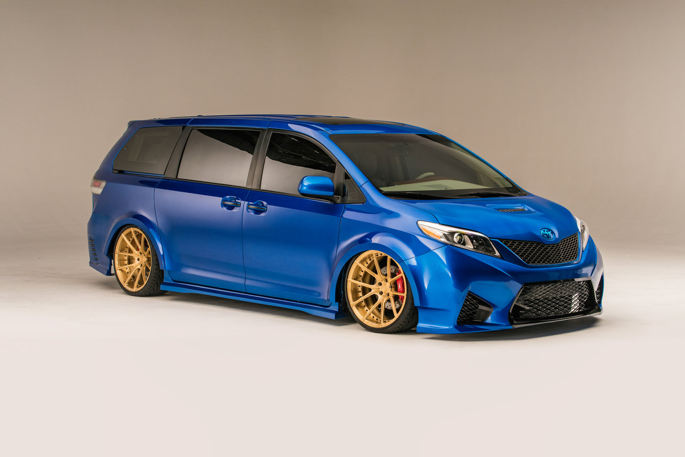 EXCLUSIVE CONTENT: SEMA 2016 Toyota Extreme Sienna