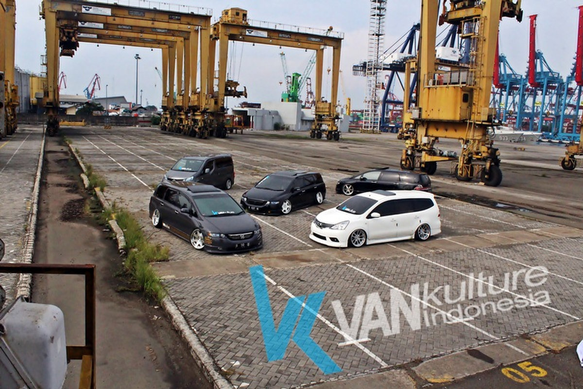 VANkulture Indonesia (official) photo session at the port of Tanjung Priok - North Jakarta