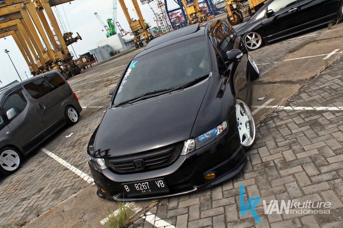 VANkulture Indonesia (official) photo session at the port of Tanjung Priok - North Jakarta
