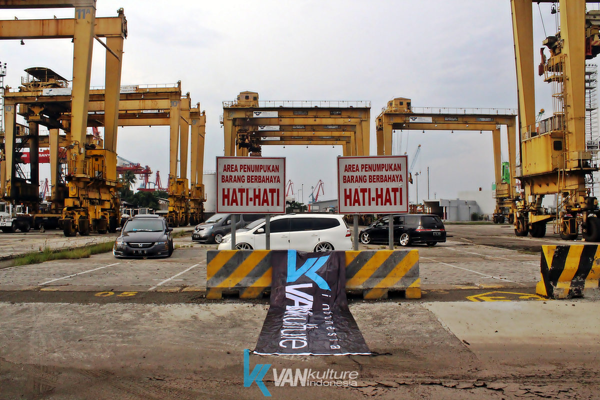 VANkulture Indonesia (official) photo session at the port of Tanjung Priok - North Jakarta