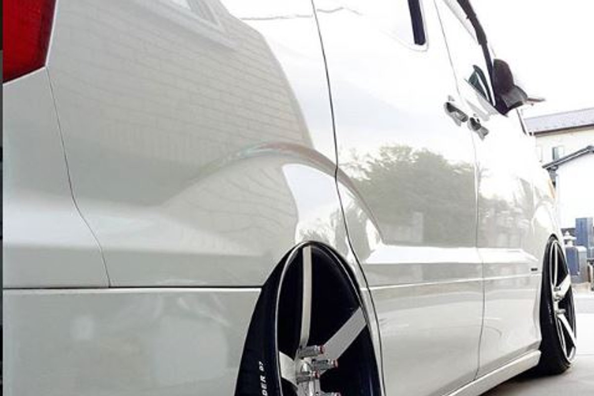 Spotlight: Tomo-san's H10 Toyota Alphard