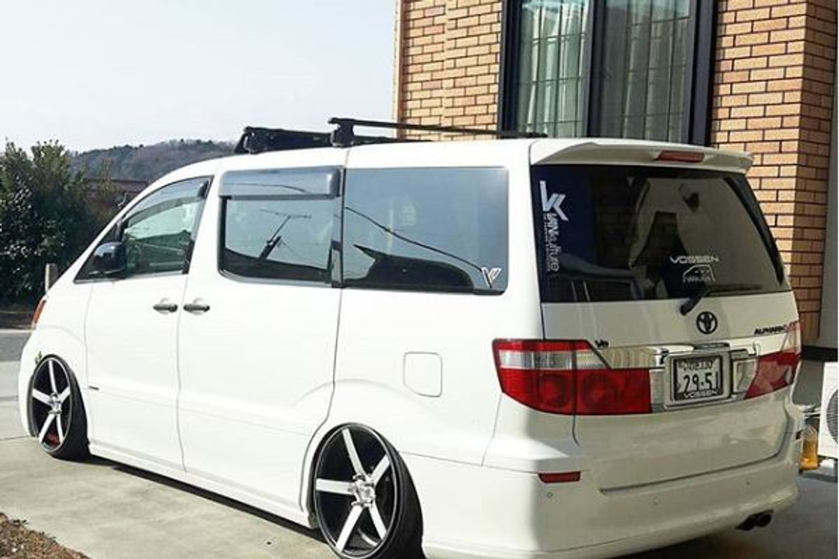Spotlight: Tomo-san's H10 Toyota Alphard