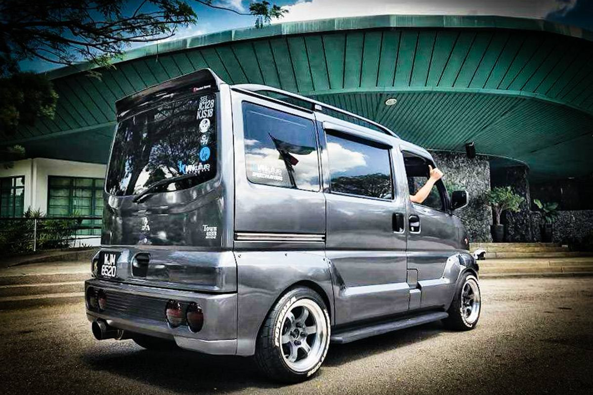 Spotlight: Suffian's Mitsubishi Town box