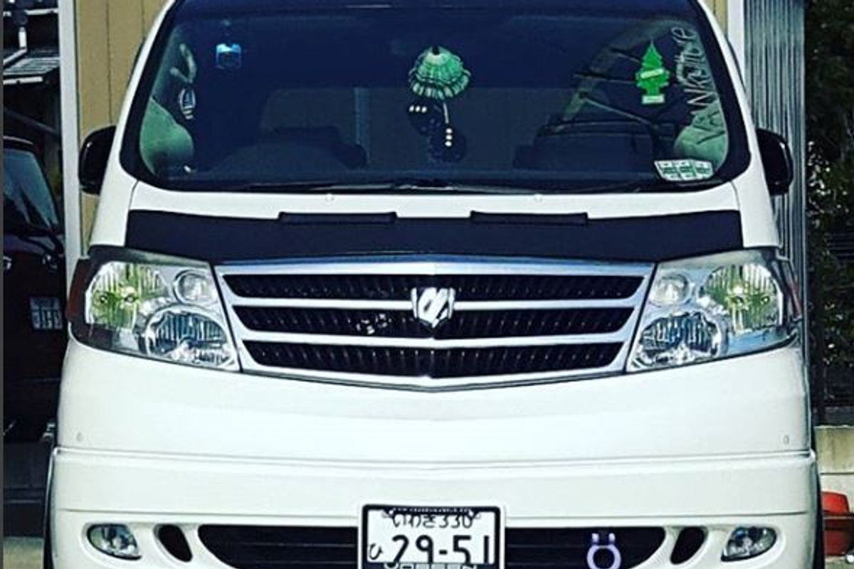 Spotlight: Tomo-san's H10 Toyota Alphard