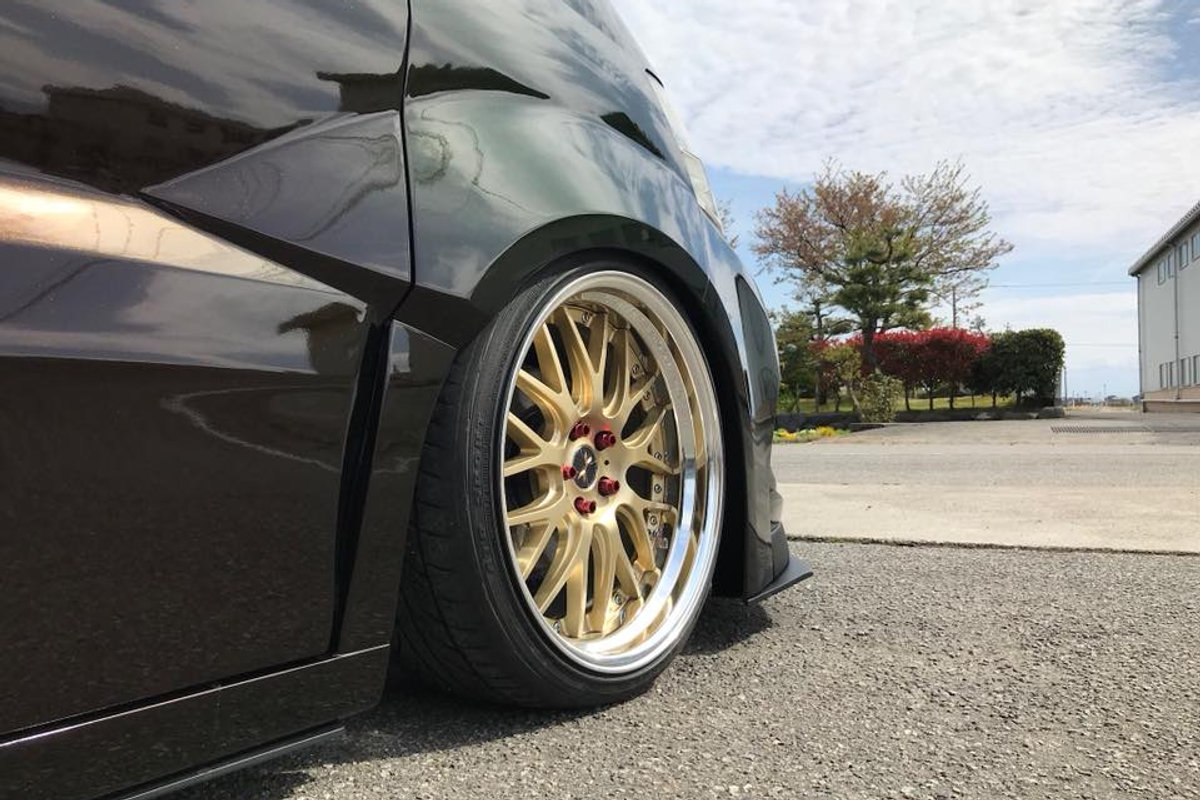 RE Works H10W Toyota Alphard